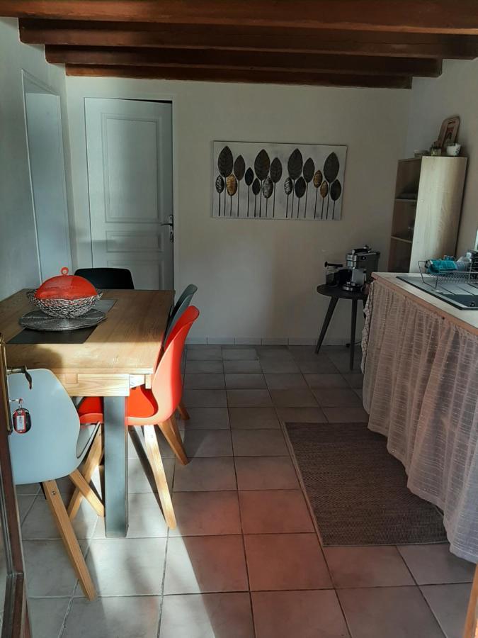 Gite A La Campagne Avec Piscine Biziat Luaran gambar