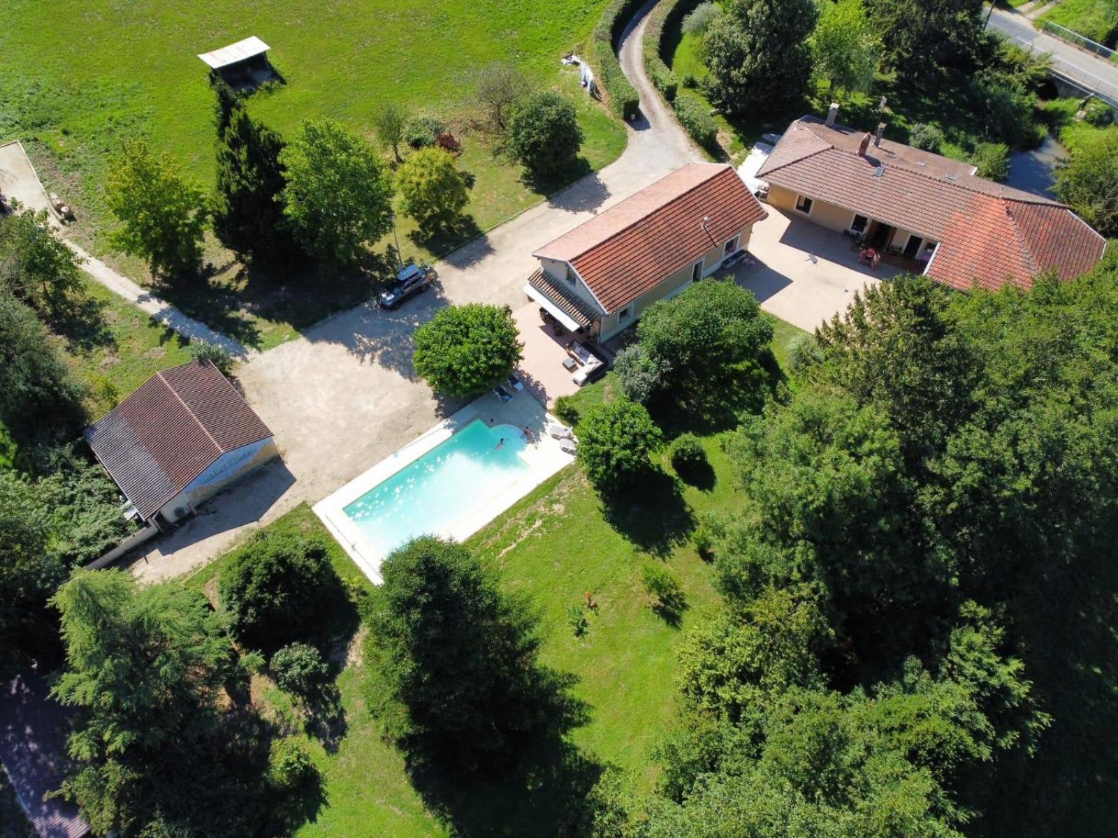 Gite A La Campagne Avec Piscine Biziat Luaran gambar